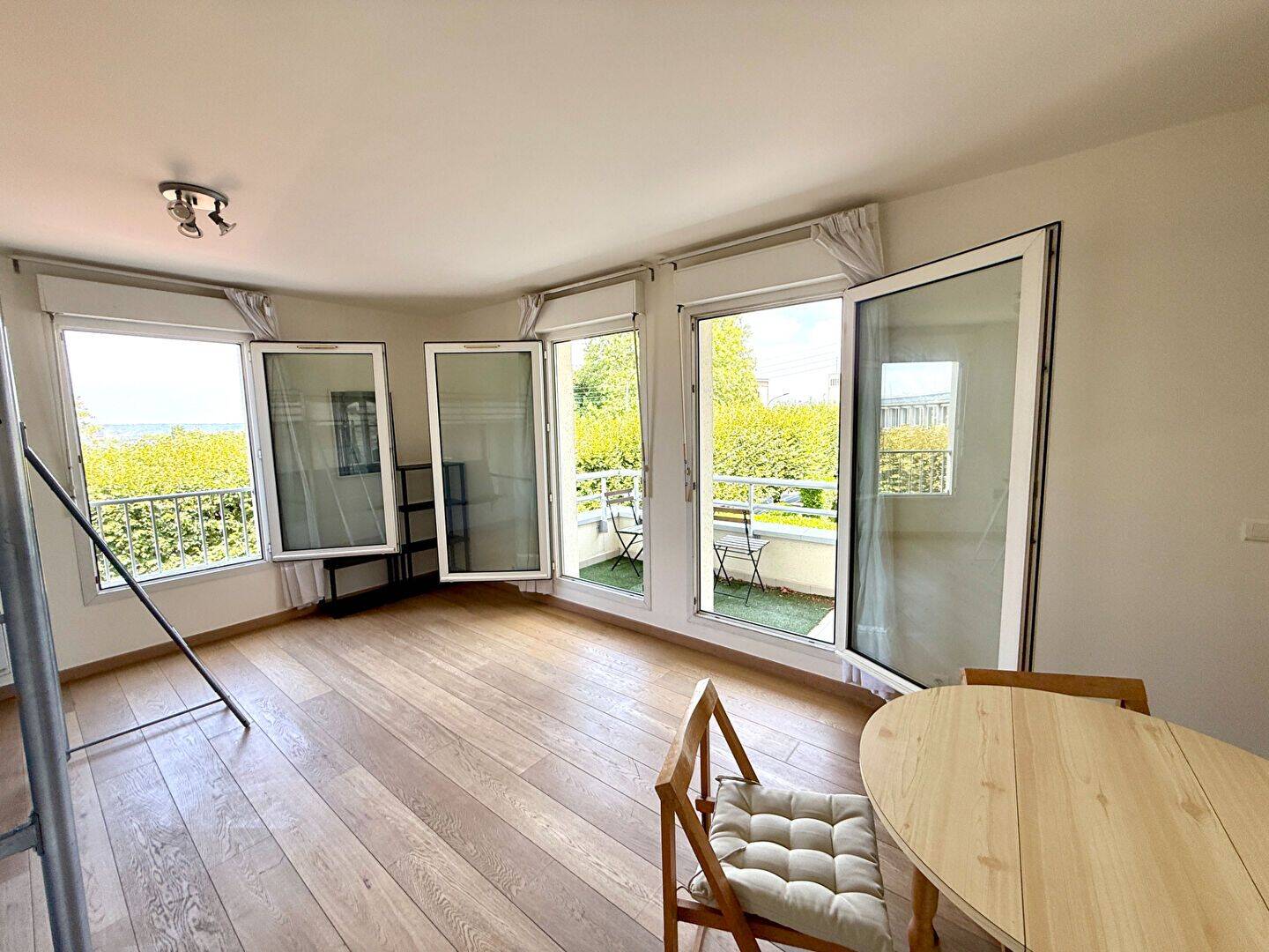 Appartement 1 pièce 35 m² · à Saint-Cyr-l'École · 34,9 m² · 830 €