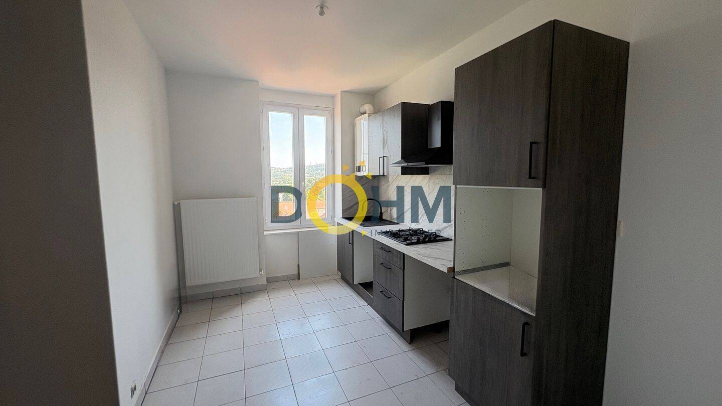 Appartement 3 pièces 40 m² · à Saint-Étienne · 40 m² · 550 €