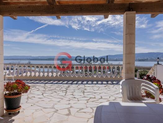 Appartement à vendre 345 000 € 6 pièces 5 chambres 185,2 m² Étage 2/2 Châteauneuf-les-Martigues 13220