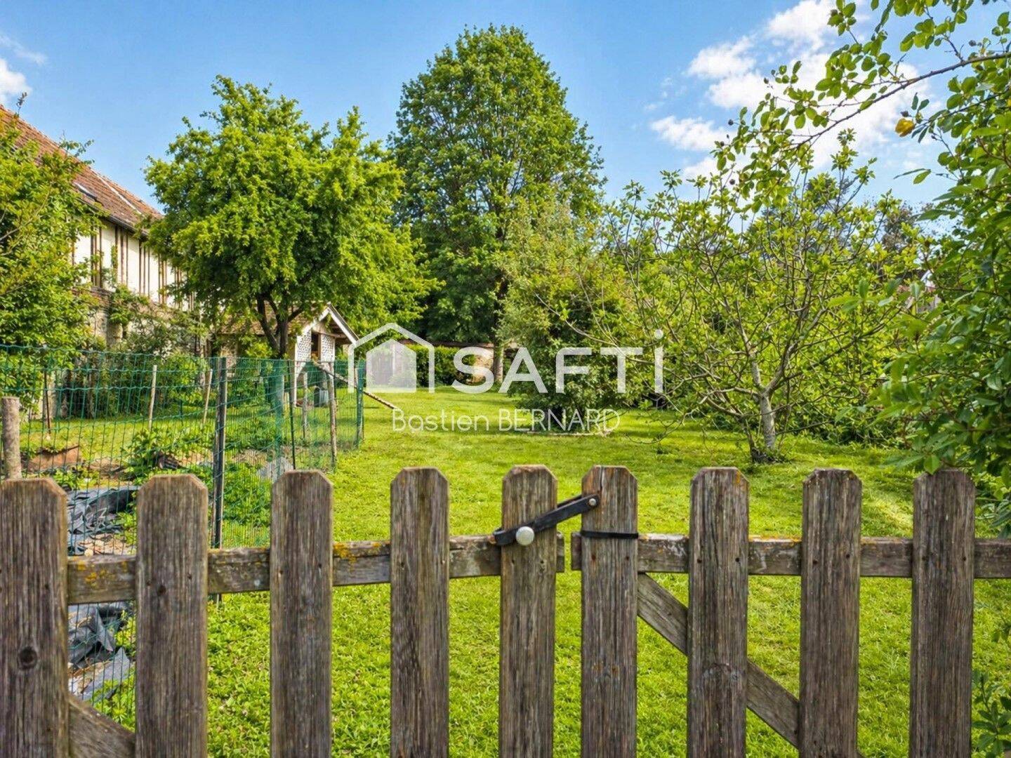 Maison 9 pièces 228 m² · à Ivry-la-Bataille · 228 m² · 374 900 €