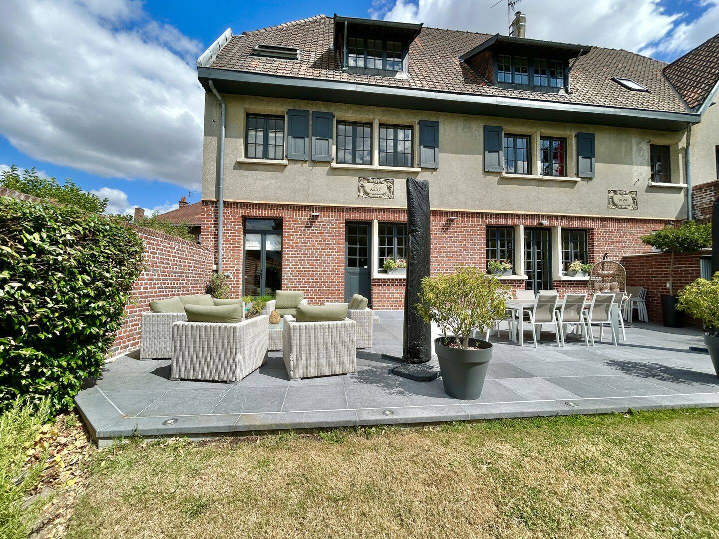 Maison 8 pièces 265 m² · à Gondecourt · 265 m² · 595 000 €