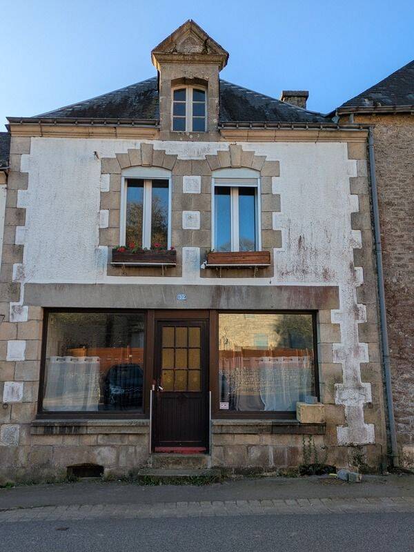 Maison 5 pièces 130 m² · à Saint-Caradec-Trégomel · 130 m² · 104 000 €