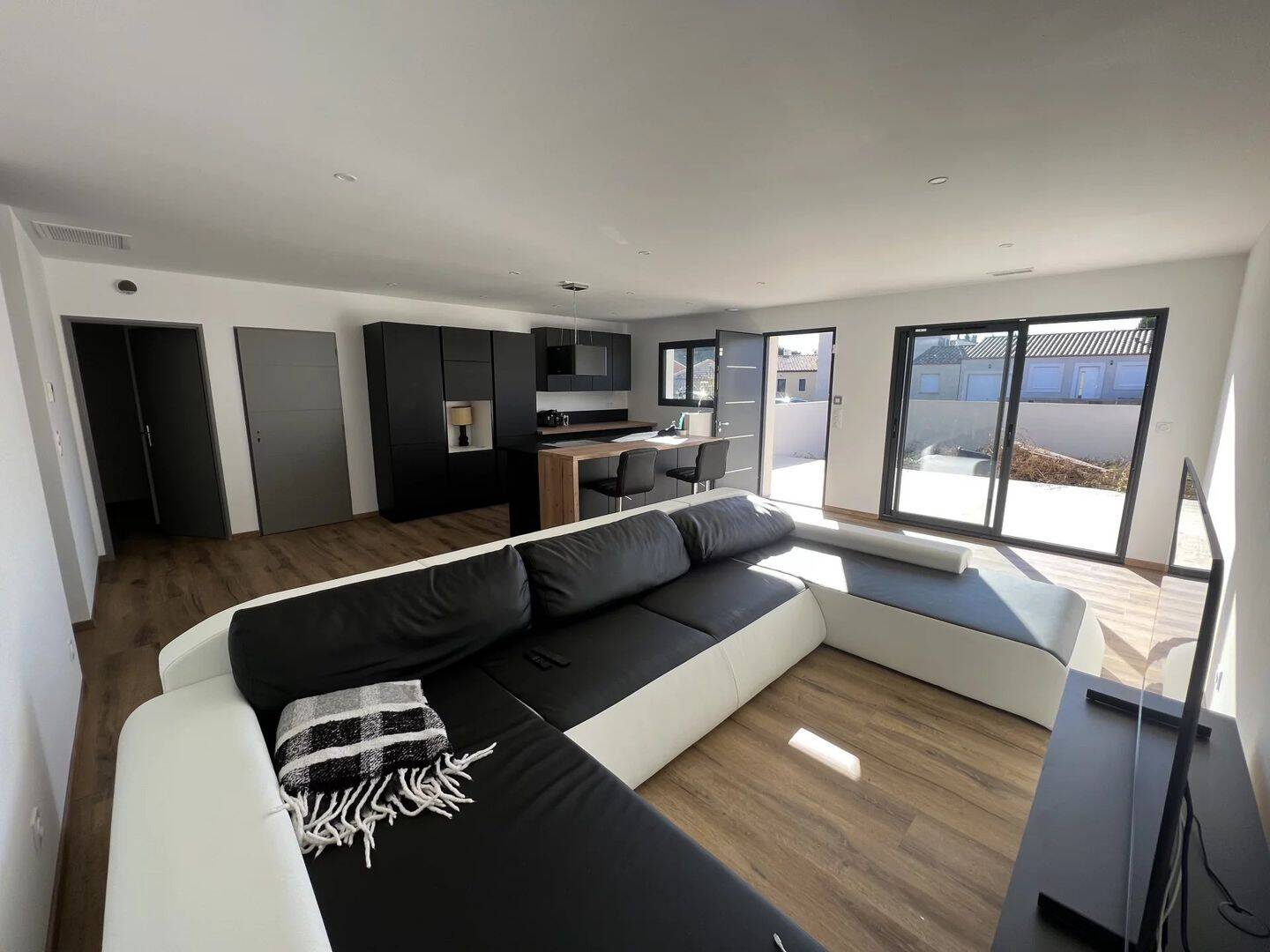 Maison 3 pièces 74 m² · à Ouveillan · 74 m² · 1 050 €/mois