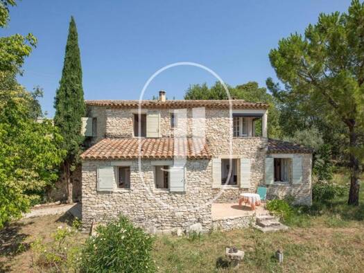 Maison à vendre 995 000 € 1 pièce 3 chambres 140 m² 3 382 m² de terrain Gordes 84220