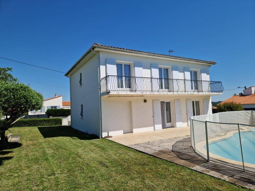 Maison 5 pièces 130 m² · à Saintes · 130 m² · 259 700 €