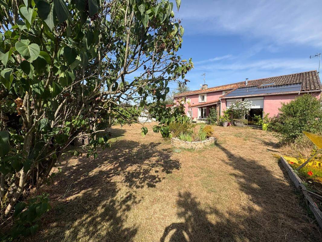 Maison 4 pièces 170 m² · à Blanzay · 170,5 m² · 123 000 €