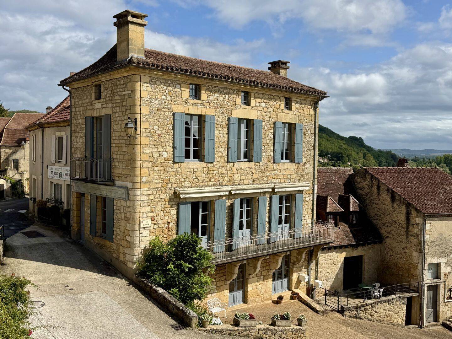 Maison 7 pièces 225 m² · à Saint-Cyprien · 225 m² · 472 500 €