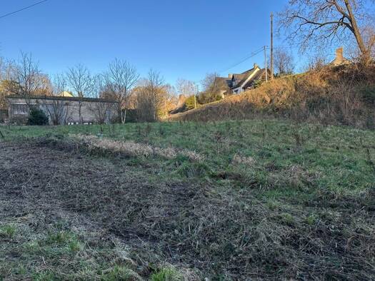 Terrain constructible viabilisé à vendre 75 040 € 1 275 m² de terrain Sud Est Mayenne 53100