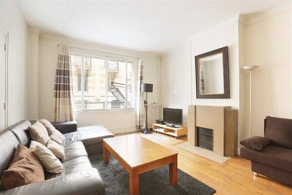 Appartement 2 pièces 60 m² · à Paris 16ème Arrondissement · 60,3 m² · 1 865 €
