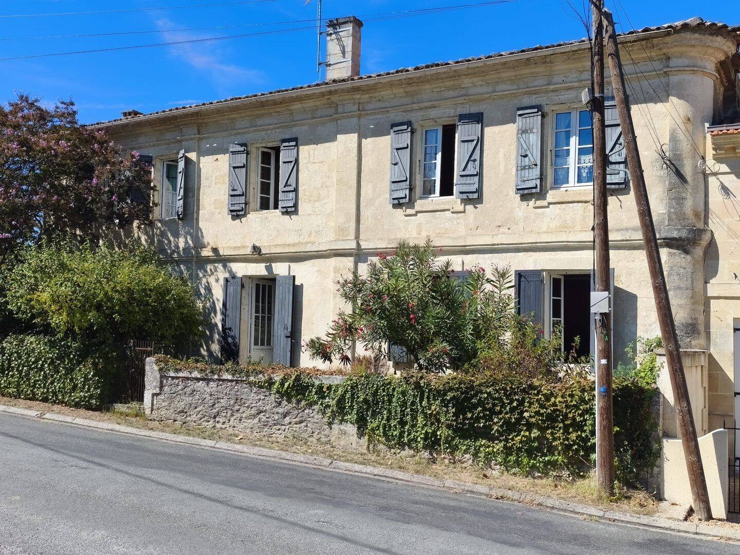 Maison 8 pièces 180 m² · à Berson · 180 m² · 219 000 €
