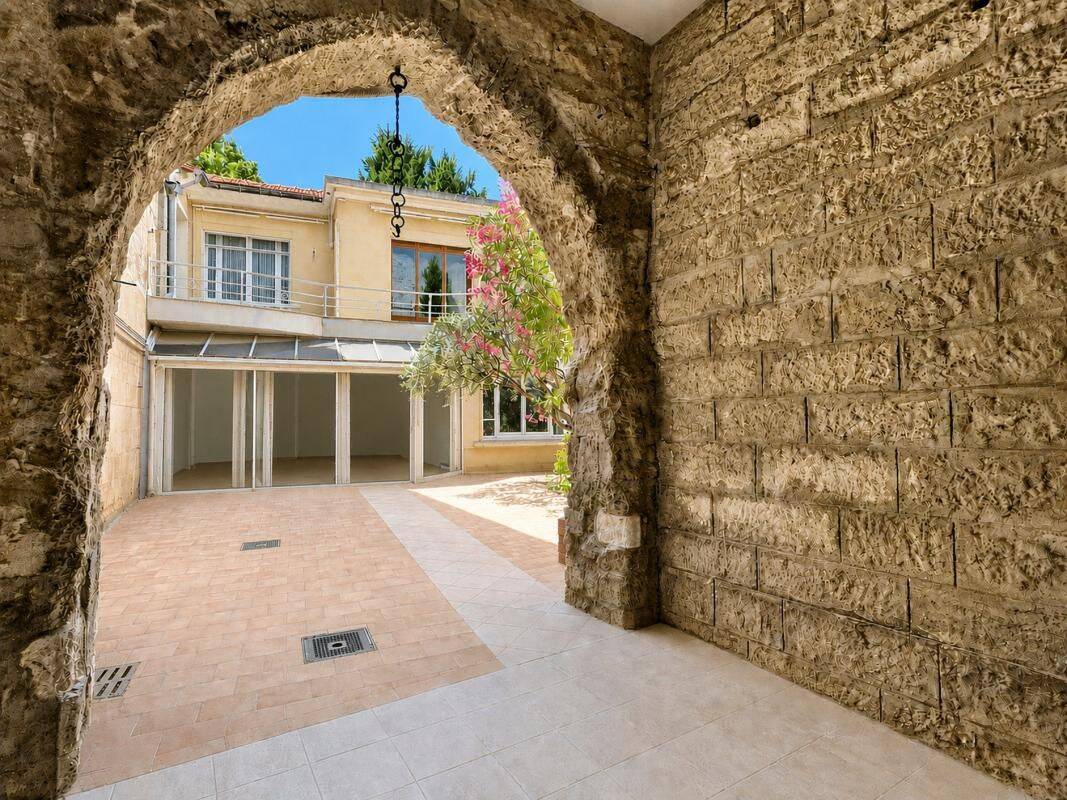 Maison 7 pièces 280 m² · à Avignon · 280 m² · 487 000 €