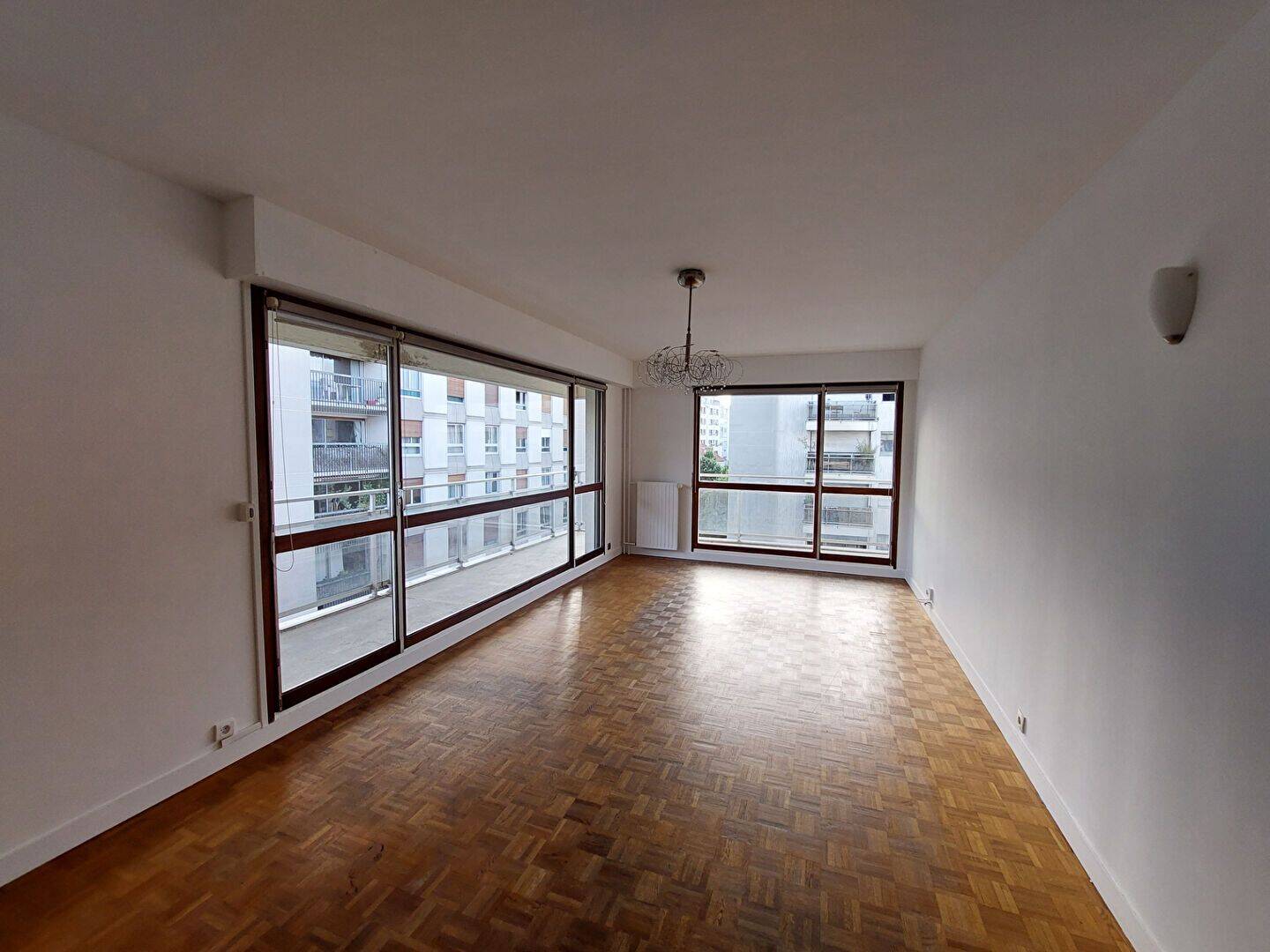 Appartement 3 pièces 73 m² · à Paris 20ème Arrondissement · 73 m² · 2 350 €/mois