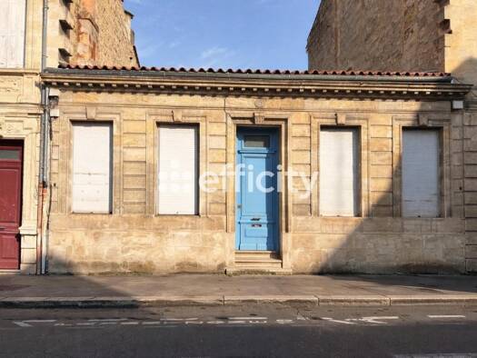 Maison à vendre 728 000 € 9 pièces 4 chambres 170 m² 234 m² de terrain Centre ville Bordeaux 33000