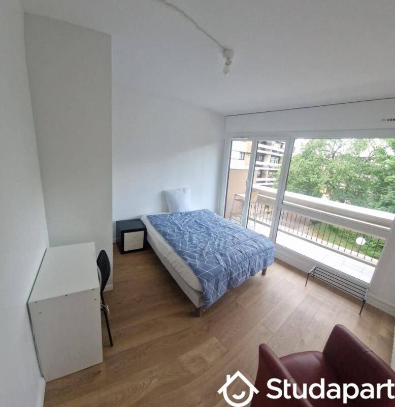 1 pièce 10 m² · à Évry-Courcouronnes · 10 m² · 490 €