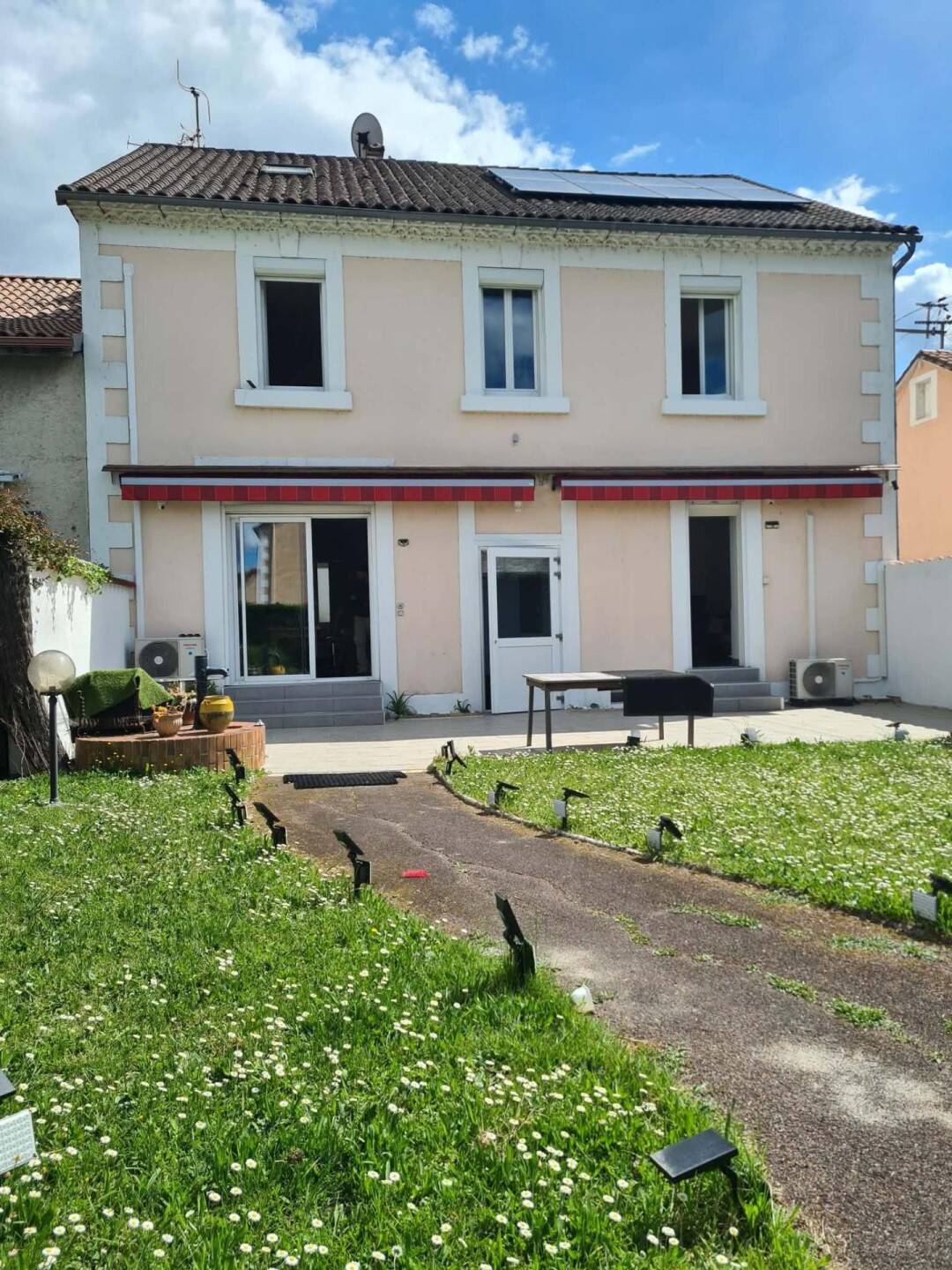 Maison 8 pièces 198 m² · à Saint-Astier · 198 m² · 298 000 €