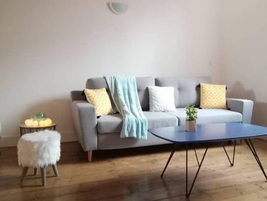 Appartement à louer 473 € 4 pièces 3 chambres 62 m² Étage 1/2 Centre Ville La Rochelle 17000