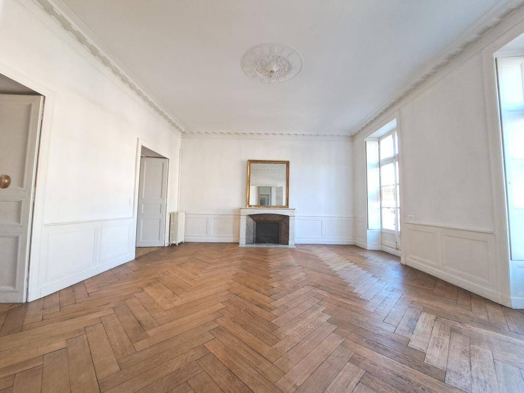 5 pièces 145 m² · à Nantes · 145 m² · 1 540 €