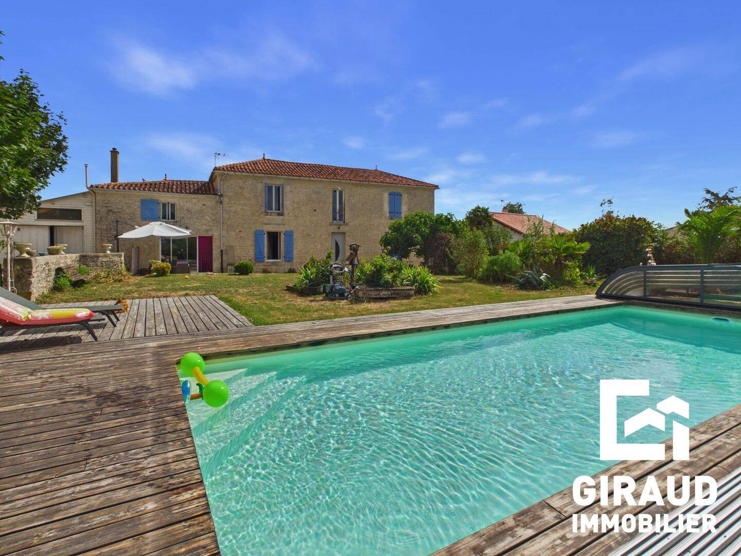 Maison 6 pièces 188 m² · à Petosse · 188 m² · 301 600 €