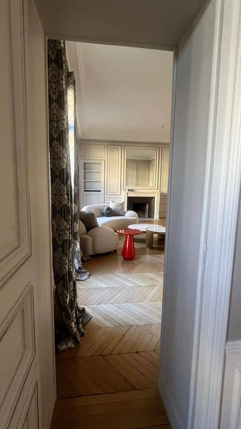 Appartement 6 pièces 252 m² · à Paris 16ème Arrondissement · 252 m² · 14 000 €/mois