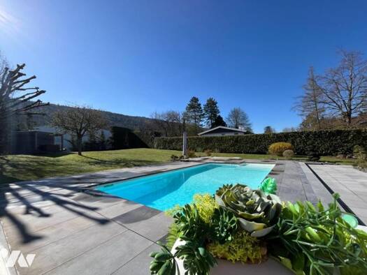 Maison à vendre 639 000 € 6 pièces 4 chambres 340 m² 2 077 m² de terrain Oyonnax 01100