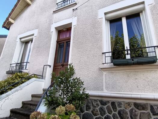 Maison à vendre 126 500 € 6 pièces 3 chambres 103 m² 810 m² de terrain La Caserne-Les Guineberts Montluçon 03100