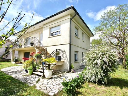 Maison à vendre 330 000 € 9 pièces 4 chambres 175 m² 1 550 m² de terrain La Lande-de-Fronsac 33240
