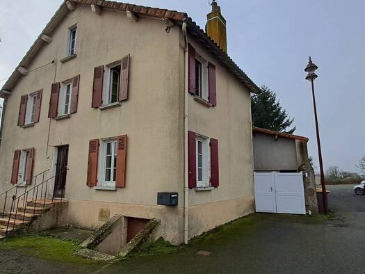 Maison de ville à vendre 72 000 € 4 pièces 3 chambres 100 m² 300 m² de terrain Saint-Aubin-le-Cloud 79450