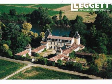 Château à vendre 1 000 000 € 22 pièces 8 chambres 500 m² 30 375 m² de terrain Clairac 47320