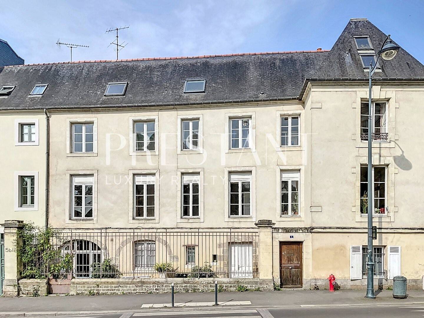Maison 9 pièces 280 m² · à Rennes · 280 m² · 899 500 €