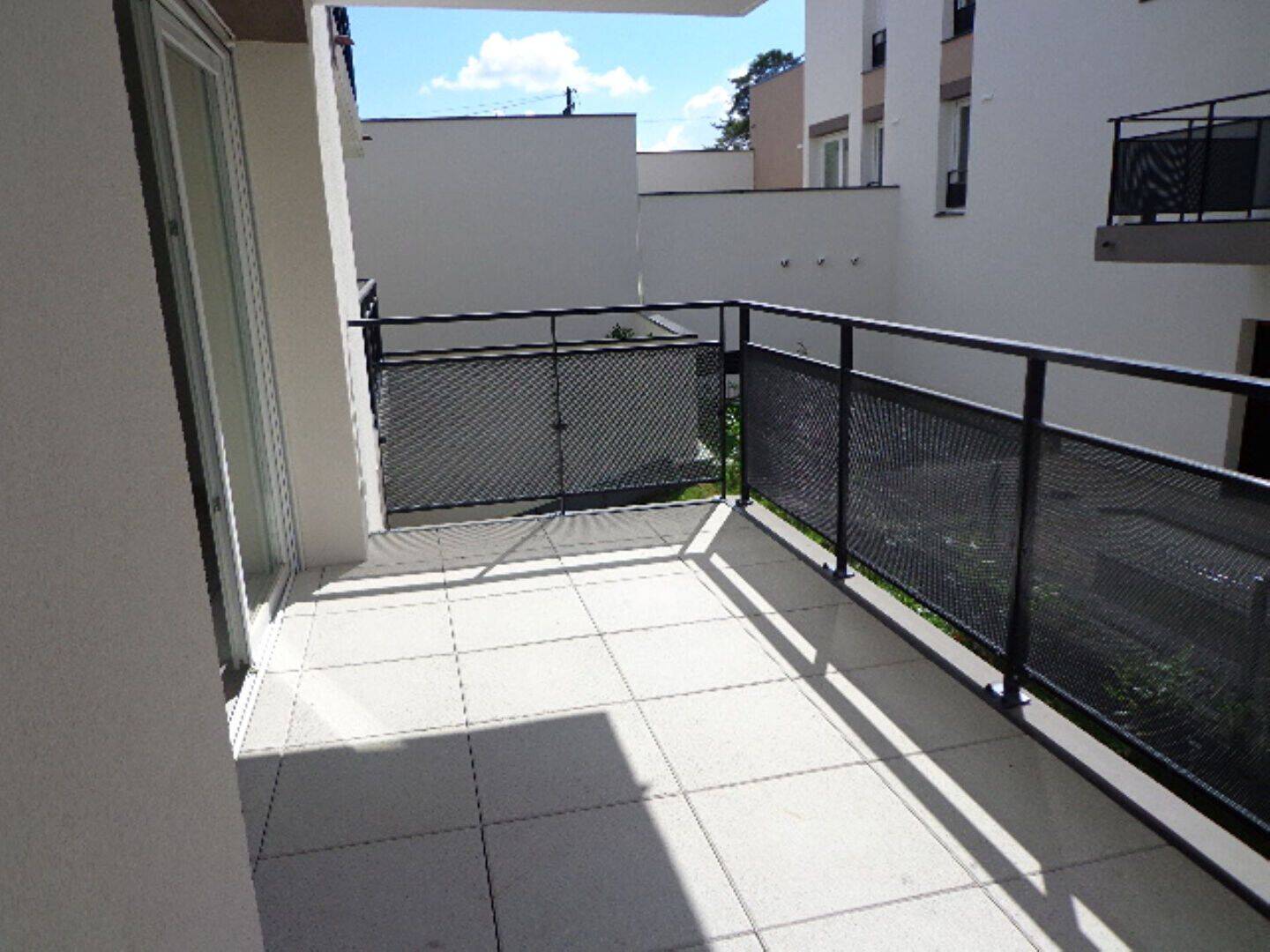 Appartement 3 pièces 70 m² · à Mionnay · 70 m² · 856 €