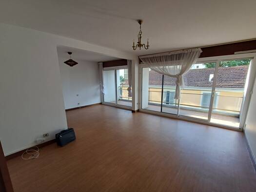 Appartement à vendre 212 000 € 3 pièces 2 chambres 88 m² RDC Pau 64000