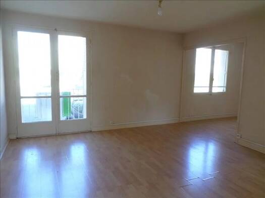 Appartement à vendre 85 000 € 5 pièces 3 chambres 78,3 m² RDC/4 Centre Ville Sorgues 84700