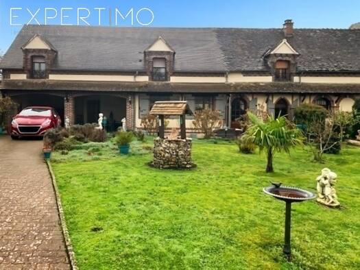 Maison à vendre 390 000 € 8 pièces 6 chambres 202,8 m² 835 m² de terrain Croth 27530