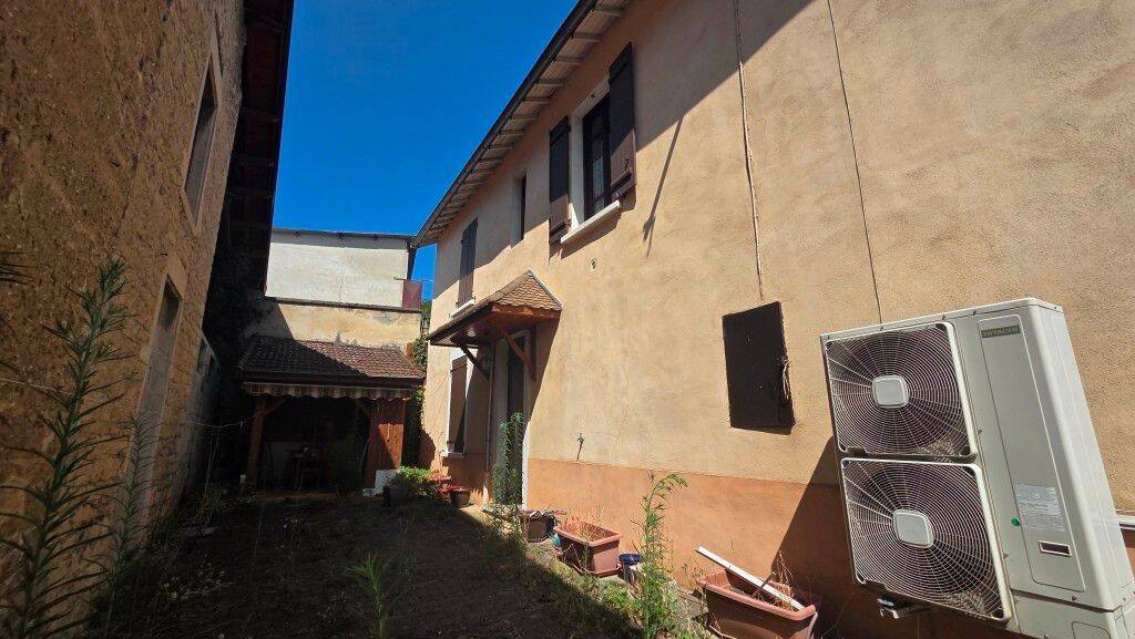 Maison 3 pièces 97 m² · à Ruy-Montceau · 97 m² · 155 000 €