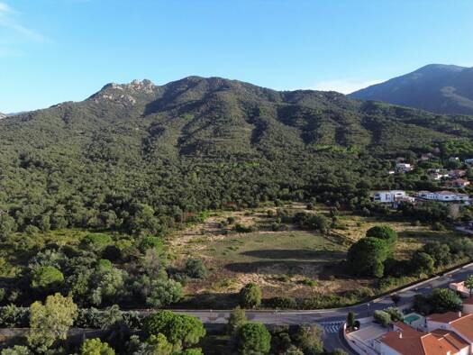 Terrain constructible viabilisé à vendre 198 000 € 518 m² de terrain Sorède 66690