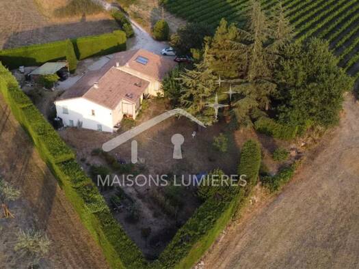 Maison de plain-pied à vendre 499 000 € 7 pièces 4 chambres Goult 84220