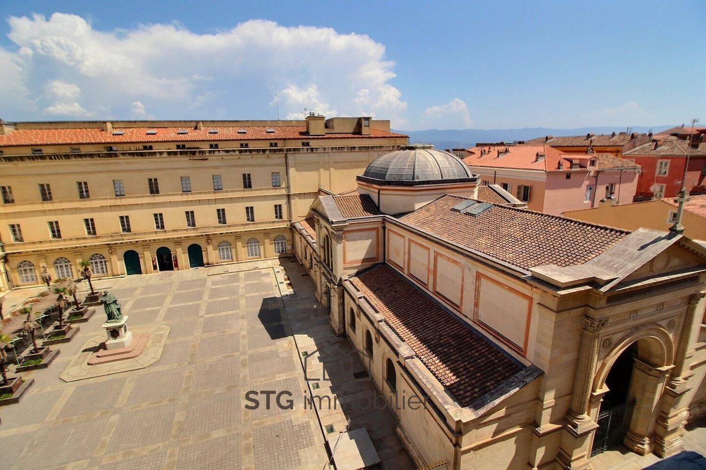 Appartement 4 pièces 127 m² · à Ajaccio · 127 m² · 450 000 €