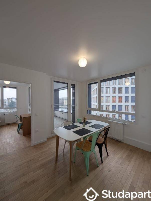 1 pièce 12 m² · à Paris 18ème Arrondissement · 12 m² · 975 €/mois