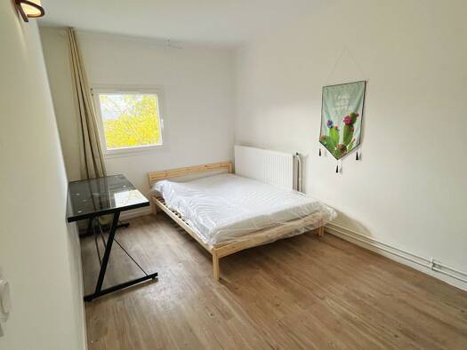 Appartement à louer 550 € 5 pièces 4 chambres 100 m² Pvé Neuf-Mont d'Est Noisy-le-Grand 93160