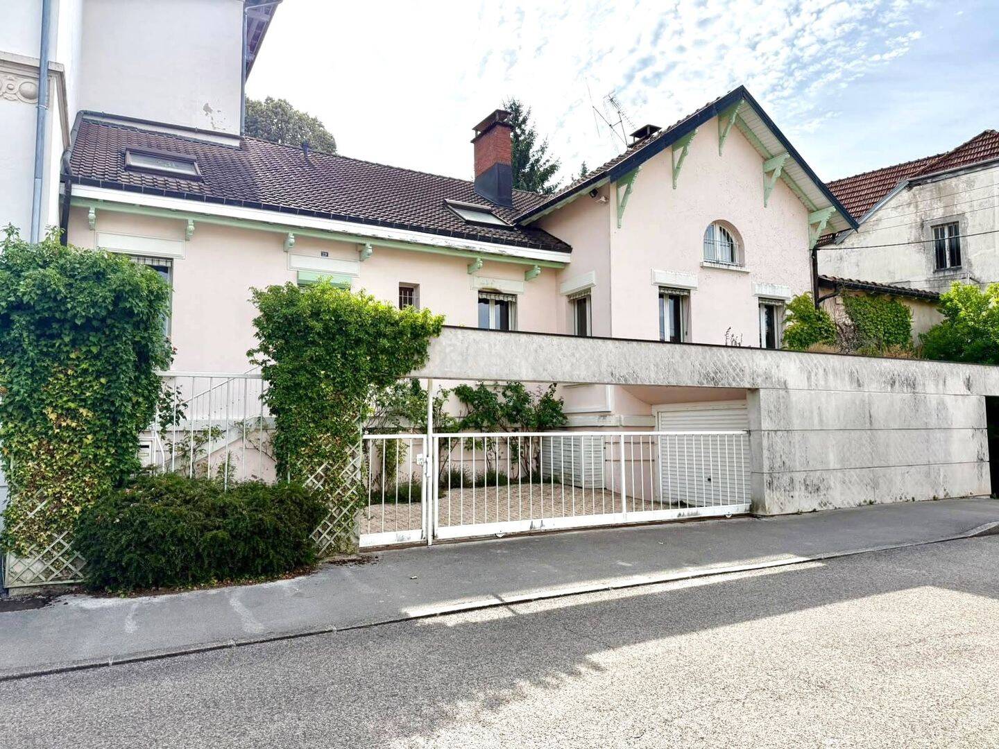 Maison 9 pièces 278 m² · à Luxeuil-les-Bains · 278 m² · 262 000 €