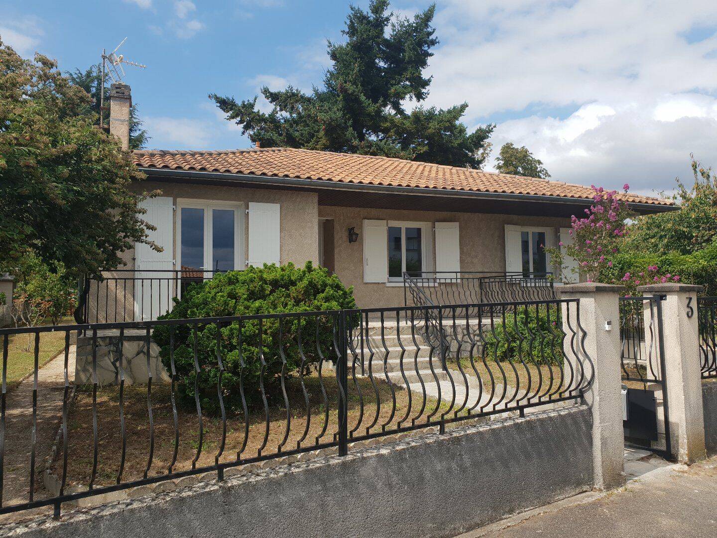 Maison 5 pièces 105 m² · à Angoulême · 105 m² · 880 €/mois