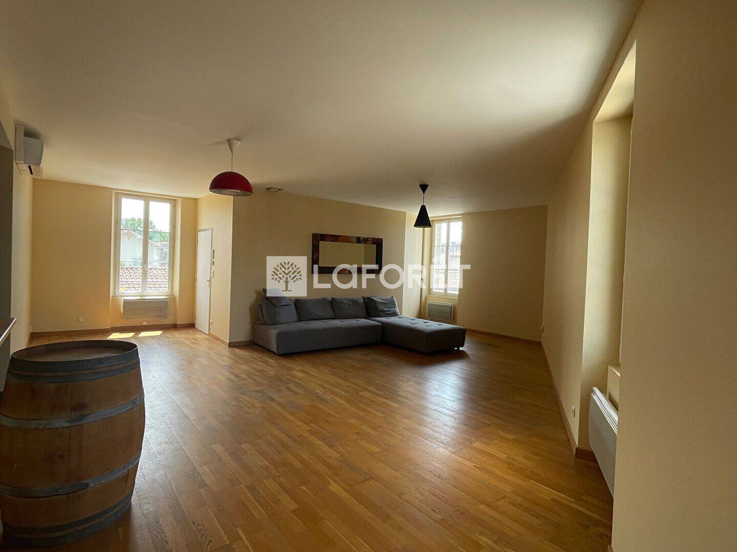 Appartement 5 pièces 134 m² · à Caudrot · 134 m² · 790 €