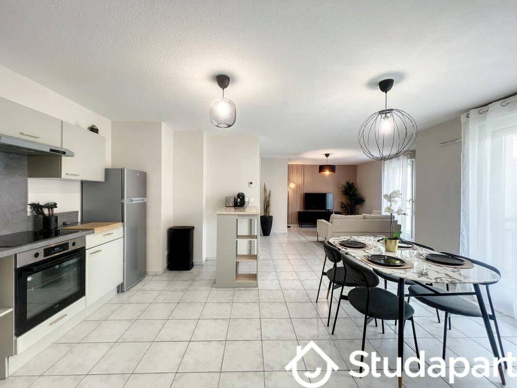 1 pièce 12 m² · à Laval · 12 m² · 440 €