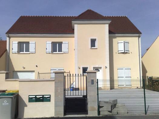 Colocation à louer 1 340 € 4 pièces 3 chambres 76 m² Étage 1/1 Mandres-les-Roses 94520