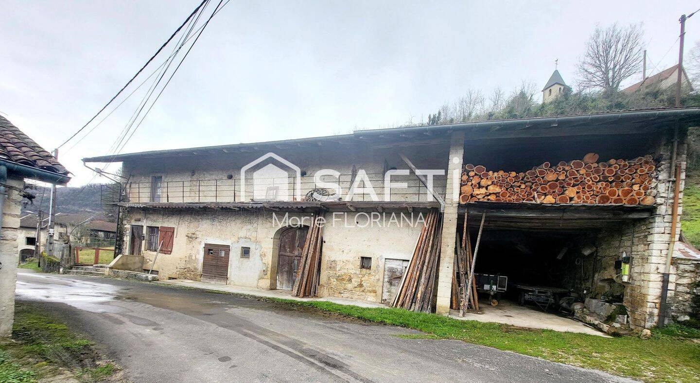 Maison 8 pièces 300 m² · à Thoirette-Coisia · 300 m² · 90 000 €
