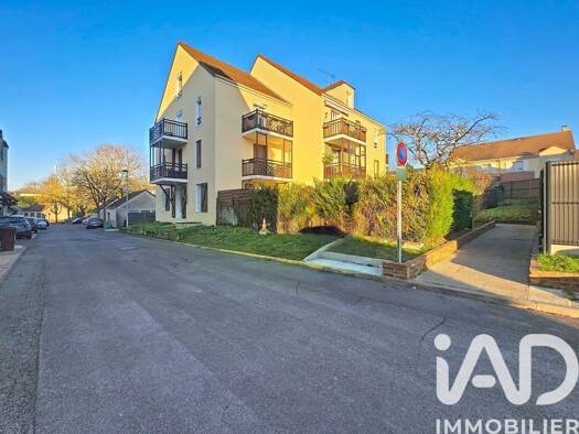 Appartement à vendre 232 000 € 3 pièces 2 chambres 72 m² Étage 1/2 Est Nord Ouest Sud Émerainville 77184