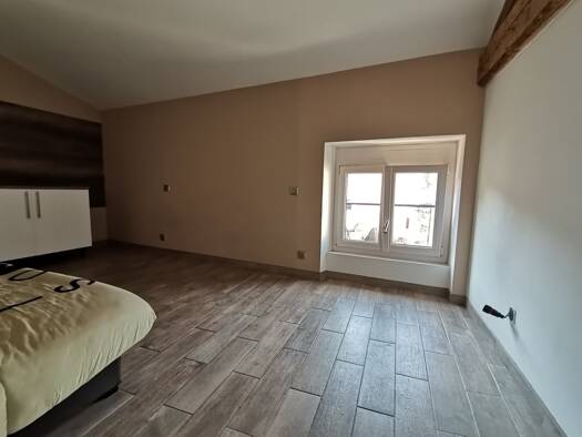 Maison à vendre 220 000 € 4 pièces 3 chambres 119 m² 115 m² de terrain Centre Ville Sorgues 84700