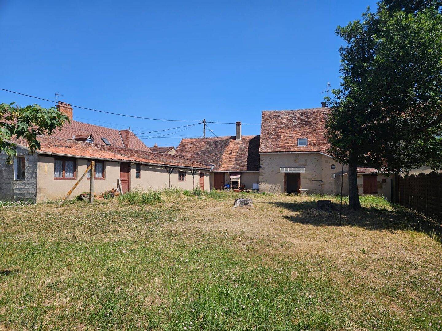 Maison 10 pièces 159 m² · à Bourbon-l'Archambault · 159 m² · 118 000 €