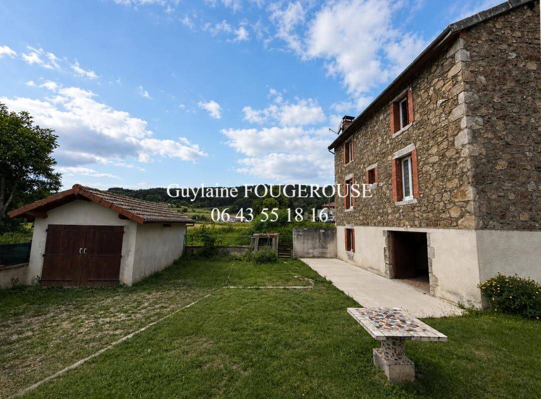Maison 8 pièces 105 m² · à Saint-Anthème · 105 m² · 145 000 €