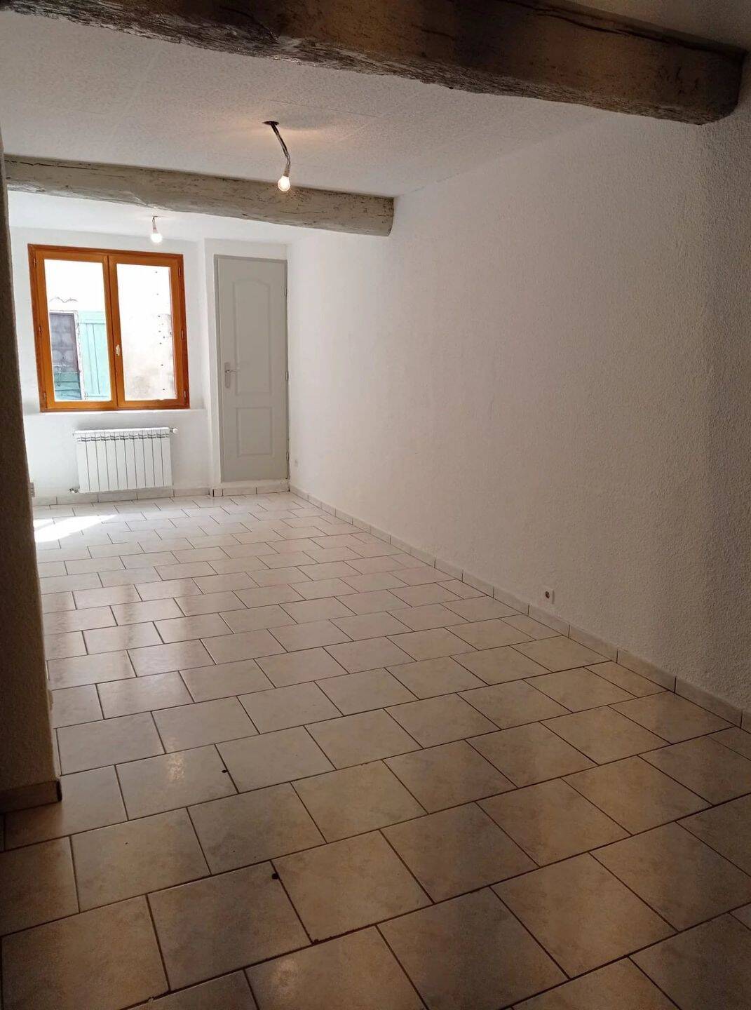 Appartement 3 pièces 70 m² · à Beaucaire · 70 m² · 650 €